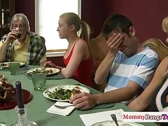 私の後ろの部屋で裸の女の子。 女性 専用 動画 クンニ