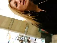 ピンクのランジェリーで喫煙MILFが男からblowjobを取得します 女性 専用 無料 アダルト ビデオ